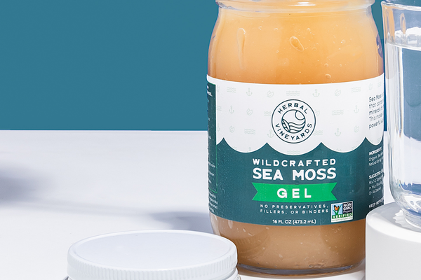 The Organic and Natural Benefits of Sea Moss: A Comprehensive Health Approach